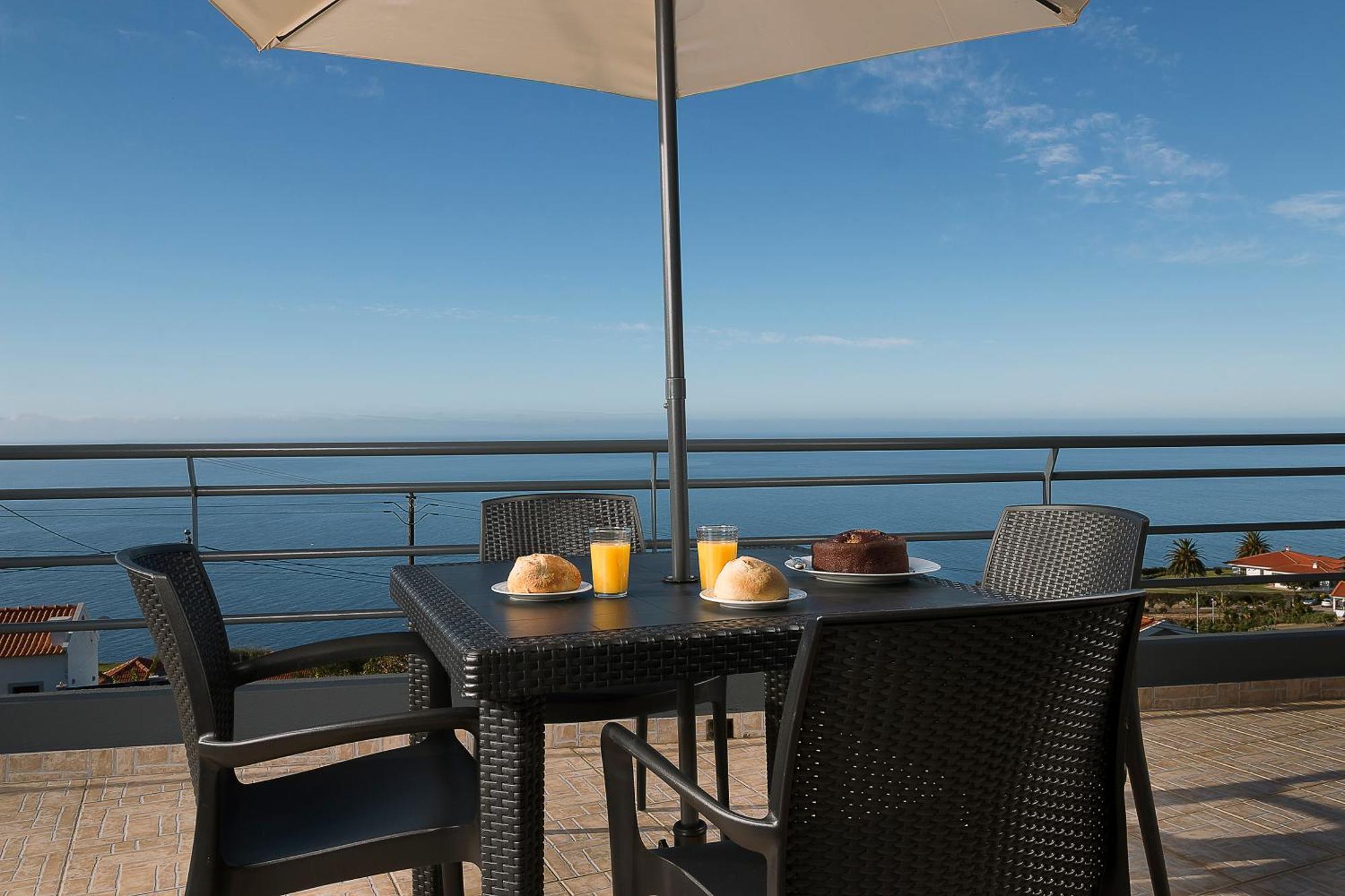 Welcome Home, With A Fantastic View, Sunrise & Sunsets Estreito Da Calheta Екстериор снимка