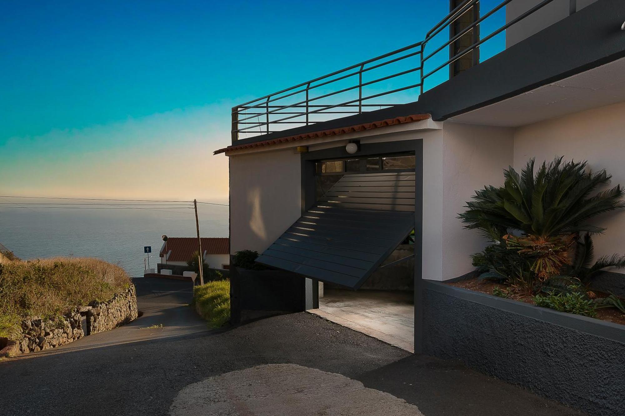 Welcome Home, With A Fantastic View, Sunrise & Sunsets Estreito Da Calheta Екстериор снимка